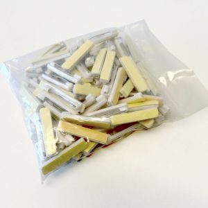 Nål för namnskyltar 38 mm vit (100 pack)